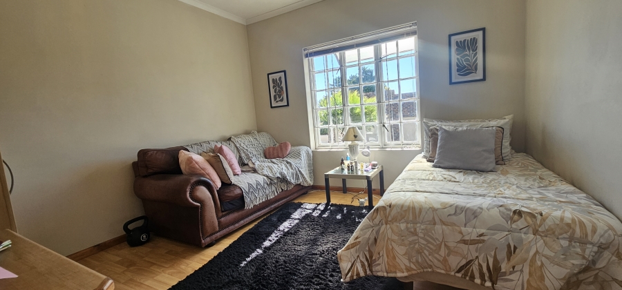 5 Bedroom Property for Sale in Middedorp Western Cape